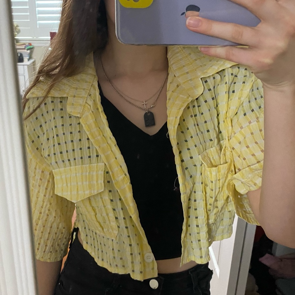 Yellow cropped button up - Picture 2 of 3